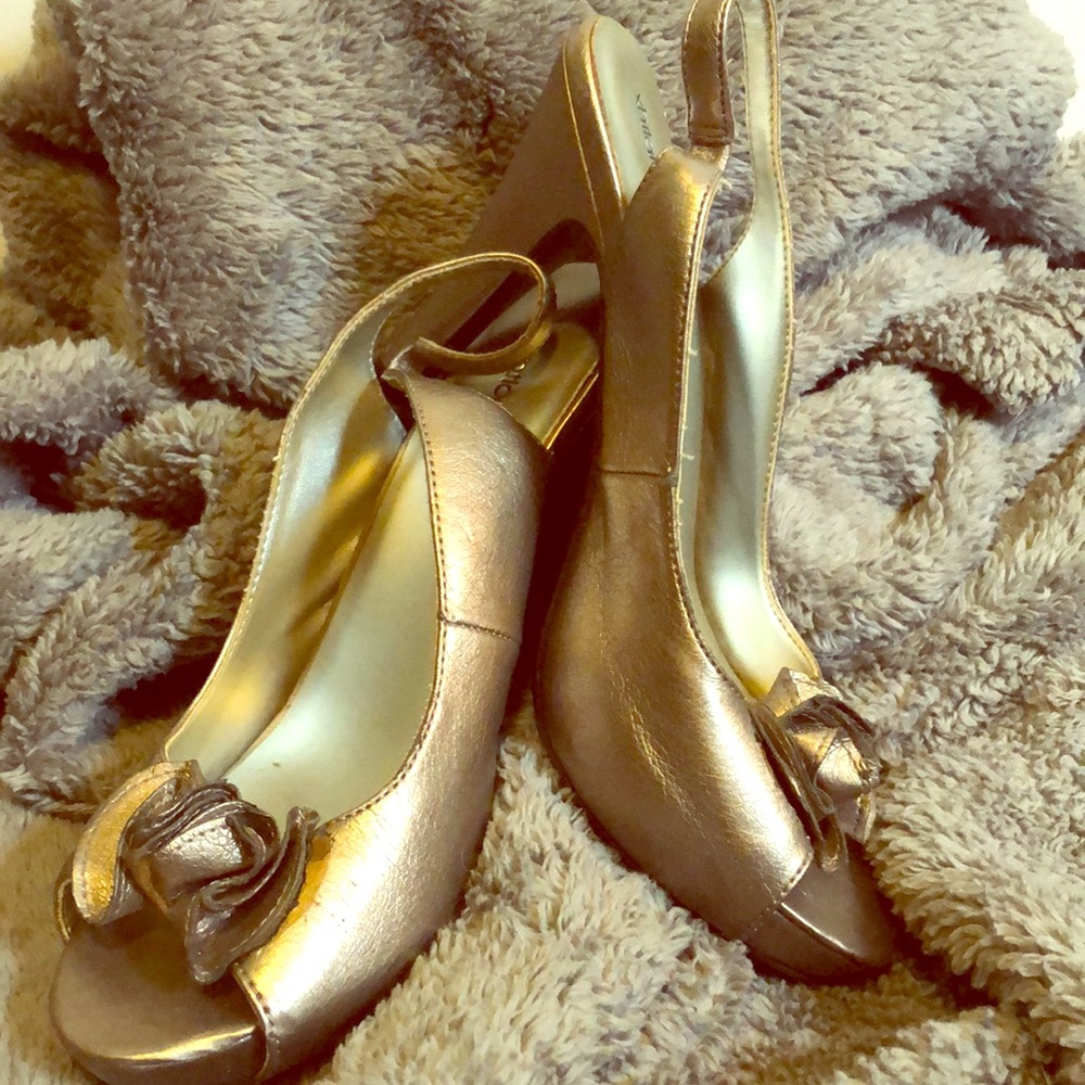 xhilaration Metallic Heels